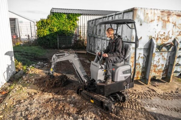 Miniexcavadora «Bobmaster Pro» - diesel, 890 kg con brazo articulado + juego de cucharas - Imagen 7